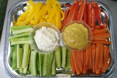 Frisches Gemüse mit feinem Dip